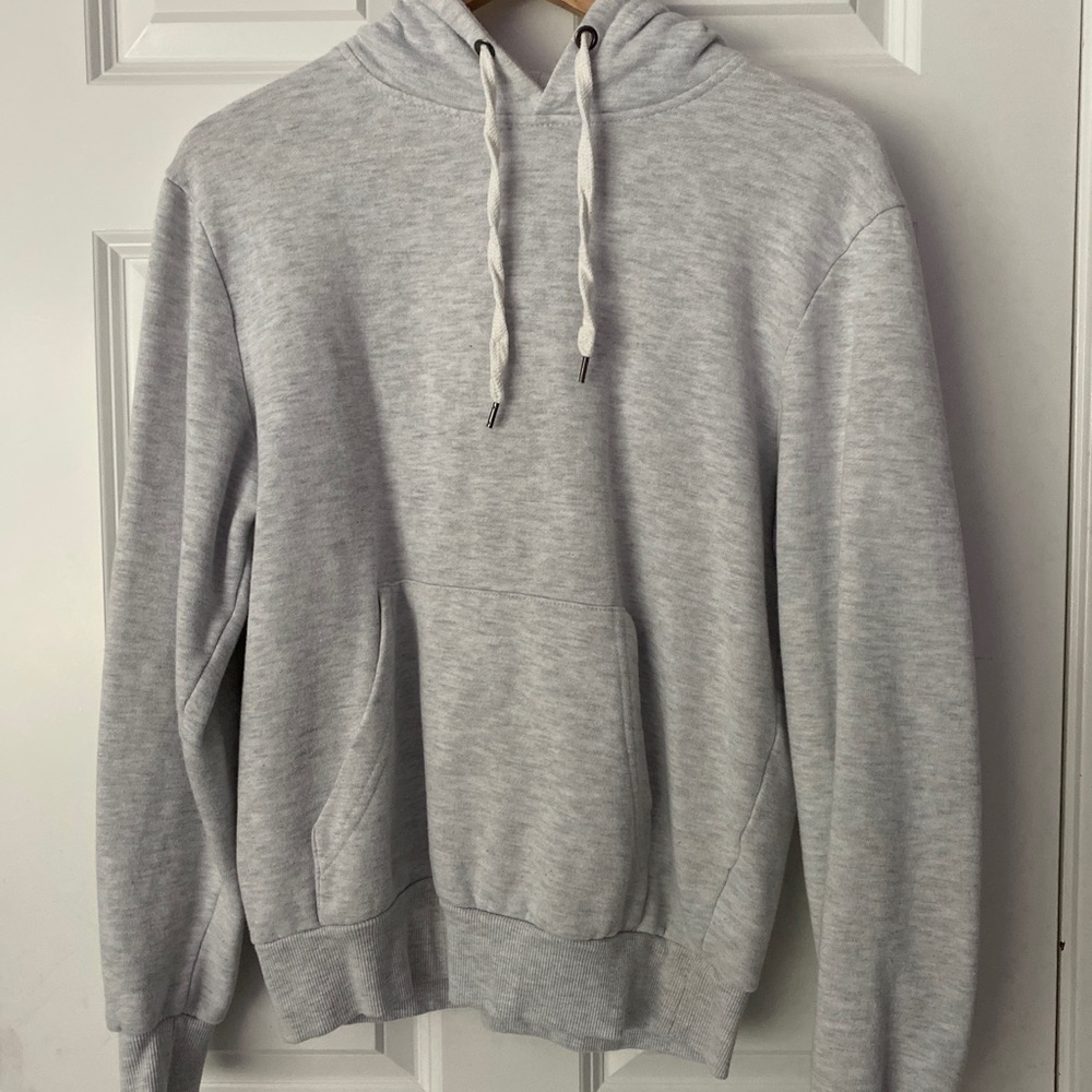 comfy gray sweatshirt!!